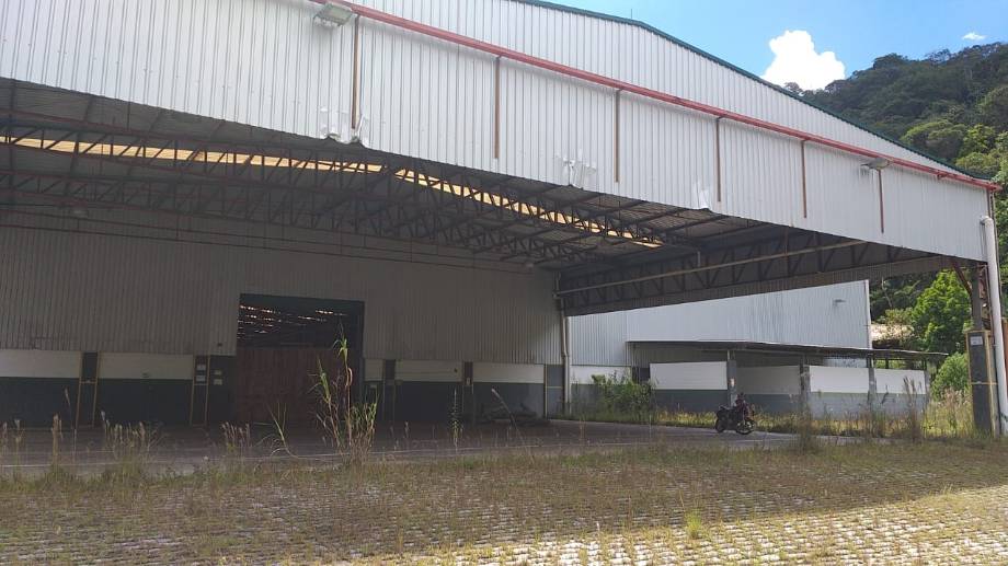 LOTE 6: Galpão, Padrão, 0 vaga(s) de garagem BOM JARDIM RJ, localizado em Bom Jardim - RJ, bairro Corrego de Santo Antonio