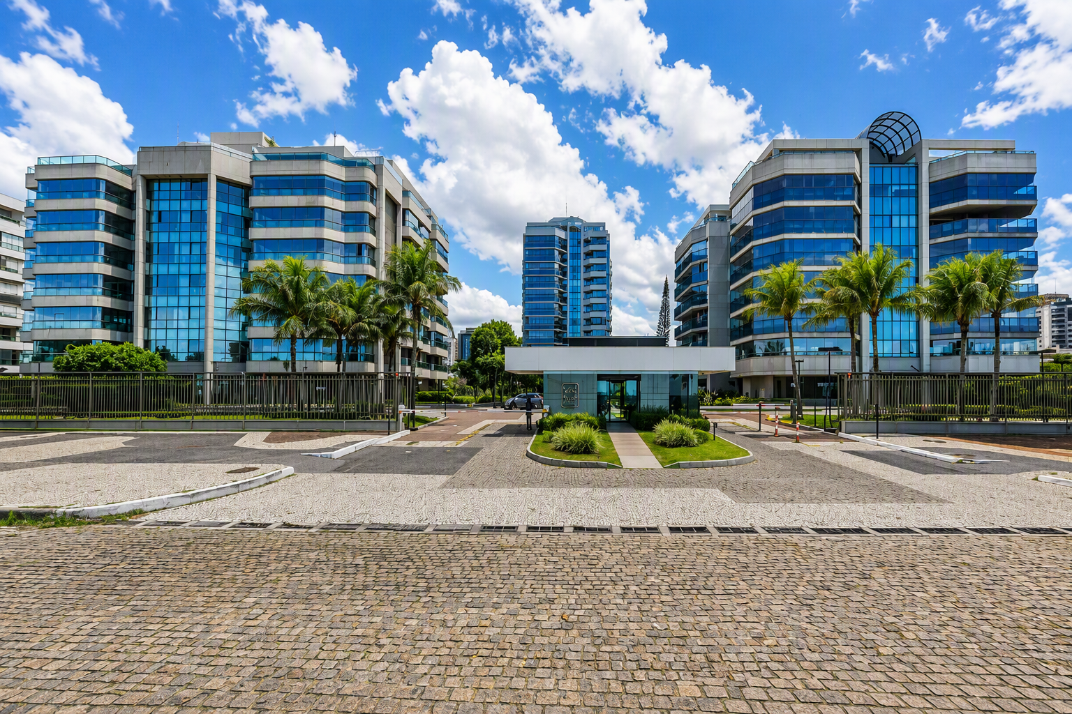 Imagem do imóvel LOTE 1: Luxo e Exclusividade no Golden Green:Apto na Barra da Tijuca RIO DE JANEIRO RJ