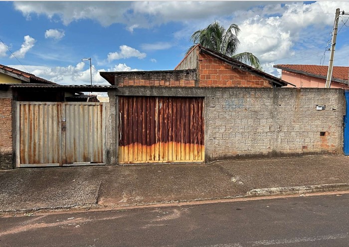 CASA NO JARDIM SANTA LUCIA - COLINA/SP