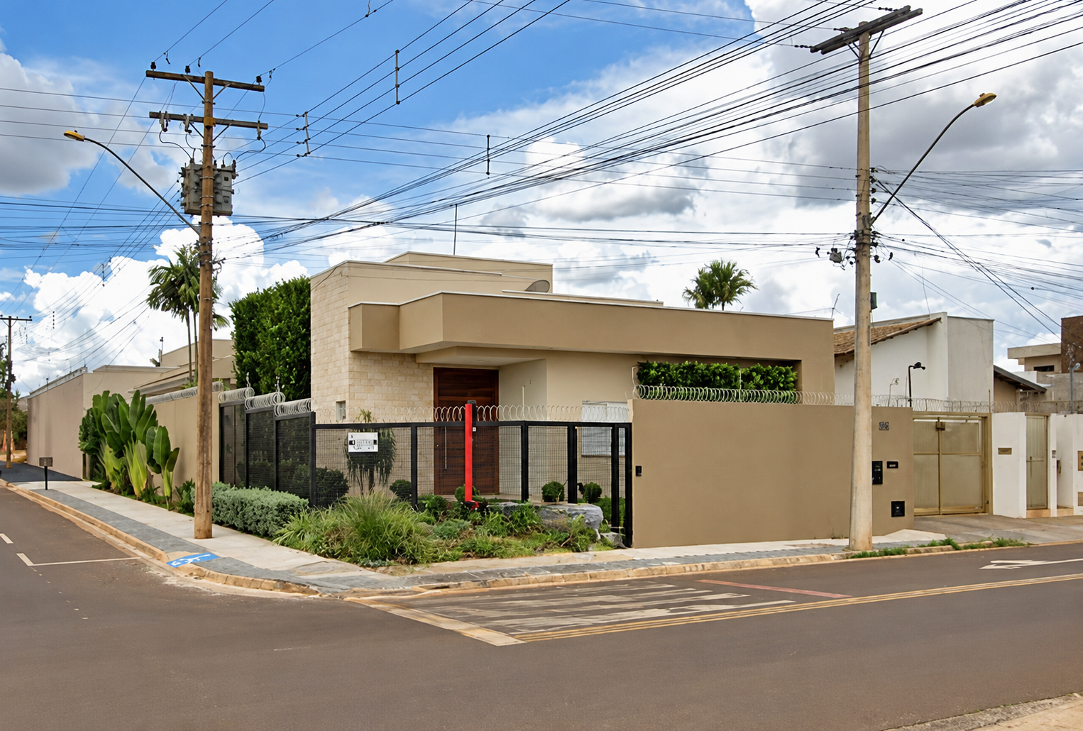 Casa com 262,35 m² - Setor Hermosa — foto principal