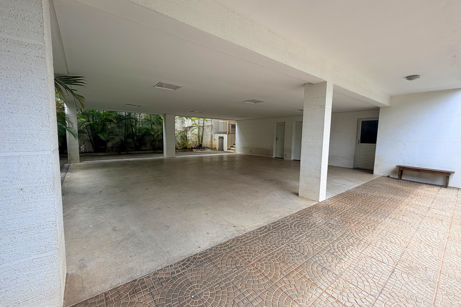 LOTE 16: Mansão com 2.000,00 m² de terreno - Granja Viana COTIA SP, localizado em Cotia - SP, bairro Granja Viana