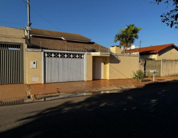 LOTE 4: Casa com 223,19 m² - Setor Pauzanes RIO VERDE GO