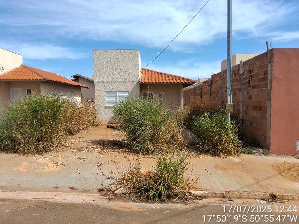 Casa - RESIDENCIAL PIZOLATO RIO VERDE GO - leilão extrajudicial - RIO VERDE GO - lance mínimo R$ 270.000