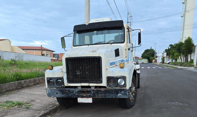 Caminhão Volvo N12
