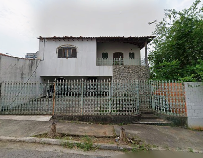 RESIDÊNCIA ESPAÇOSA EM TRÊS PAVIMENTOS -  SOROCABA/SP