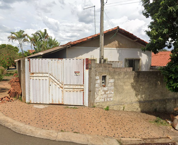 CASA NO JARDIM BELA VISTA – TERRENO AMPLO E ÓTIMA LOCALIZAÇÃO