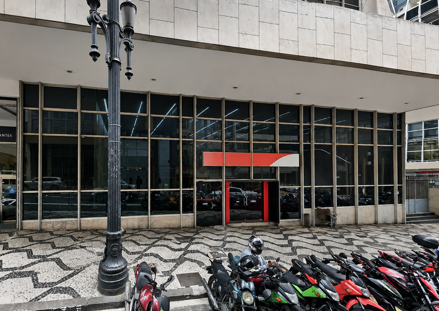 LOTE 2: Lojas Comerciais com total de 1.029,28 m² - Centro SÃO PAULO SP, localizado em São Paulo - SP, bairro Centro