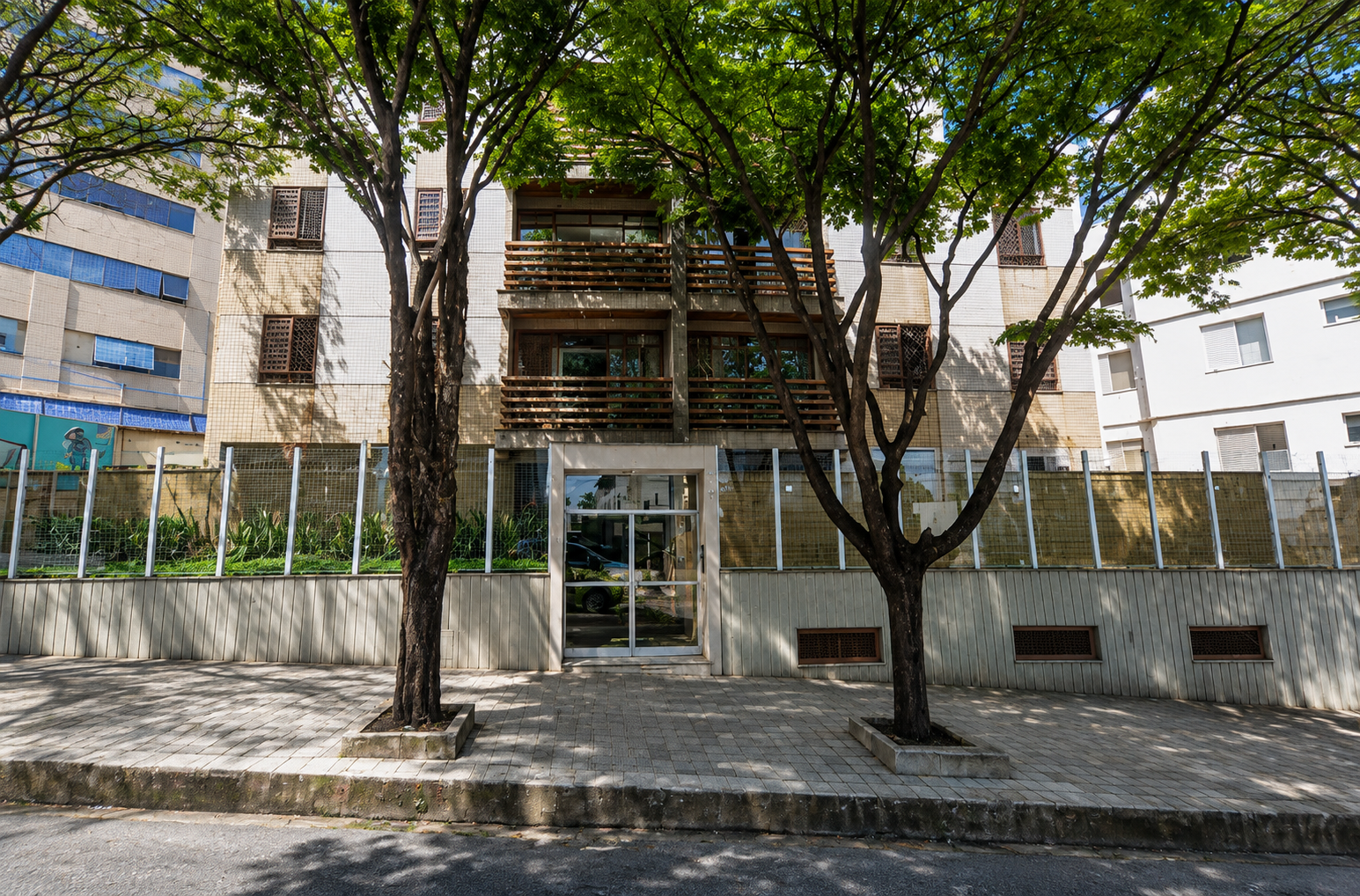 Imagem do imóvel LOTE 9: Dois Apartamentos com área total 289,73 m² - Estoril BELO HORIZONTE MG