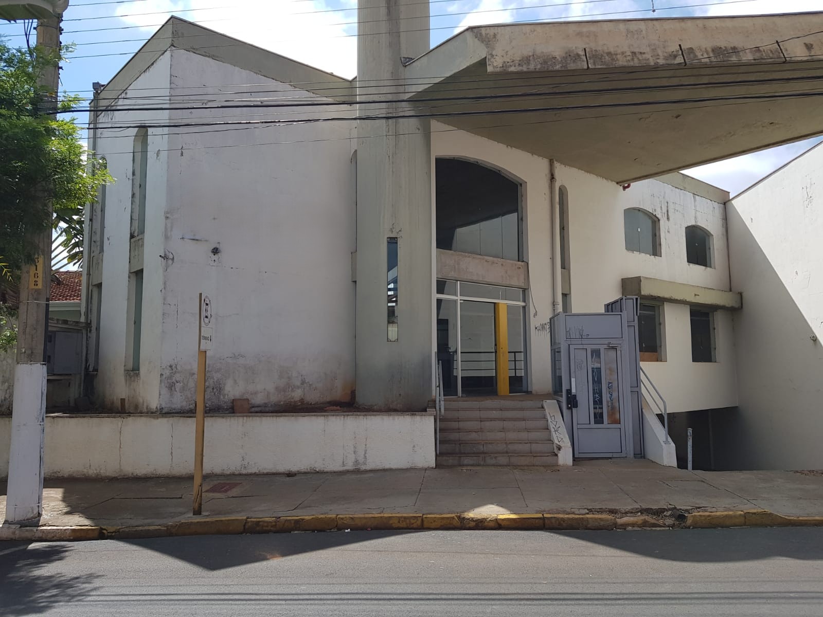 LOTE 11: Prédio Comercial com 1.695,00 m² - Centro TAMBAÚ SP