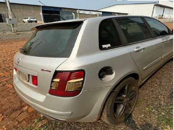 Fiat, Modelo Stilo Sporting Dual, Ano 08/09 — foto 6 de 6