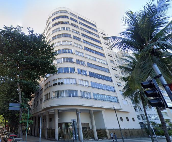 Apartamento com 287 m² de frente para a praia de copacabana