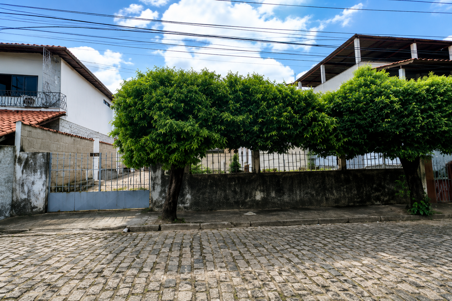 Imagem do imóvel LOTE 6: Casa com 240,00 m² - Maria Guimarães França LEOPOLDINA MG