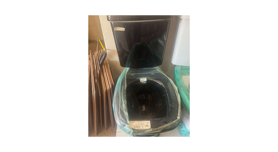Foto de Bens diversos (Vaso sanitários; Pias; Galões)