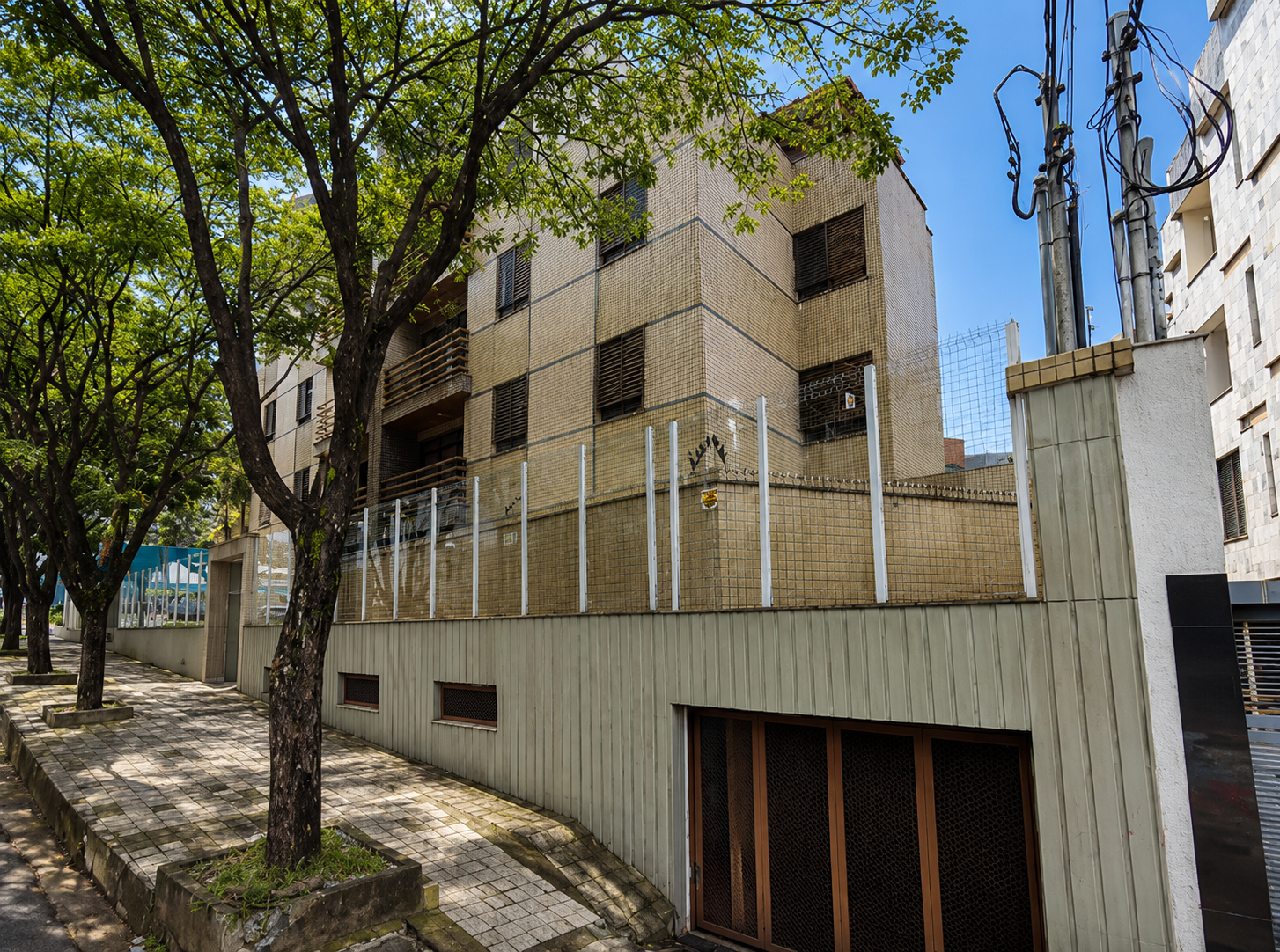 LOTE 9: Dois Apartamentos com área total 289,73 m² - Estoril BELO HORIZONTE MG, localizado em Belo Horizonte - MG, bairro Estoril