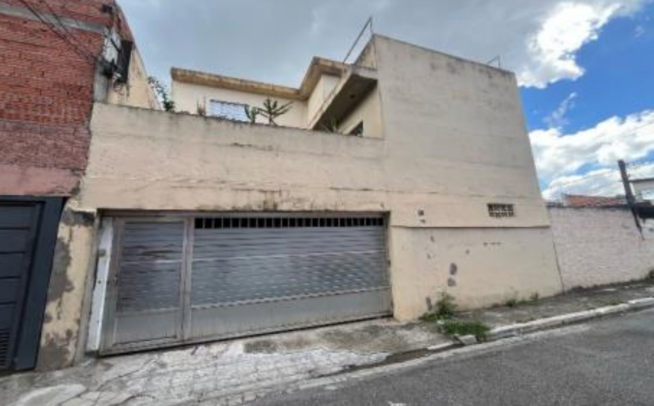 Casa com 168,00 m² - Conj Hab. Brig. Faria Lima SÃO PAULO SP - leilão extrajudicial - SÃO PAULO SP - lance mínimo R$ 158.000