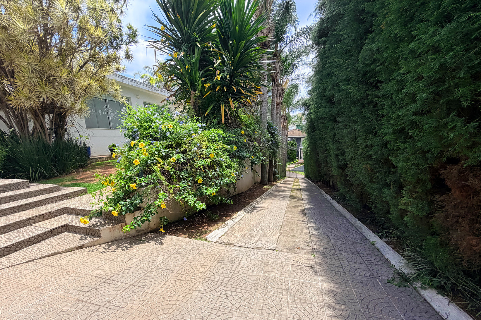 LOTE 16: Mansão com 2.000,00 m² de terreno - Granja Viana COTIA SP, localizado em Cotia - SP, bairro Granja Viana