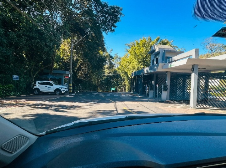 LOTE 1: Direitos sobre Casa com 524,88m²- Chácara Flora - (02) VALINHOS SP, localizado em Valinhos - SP, bairro Chácara Flora