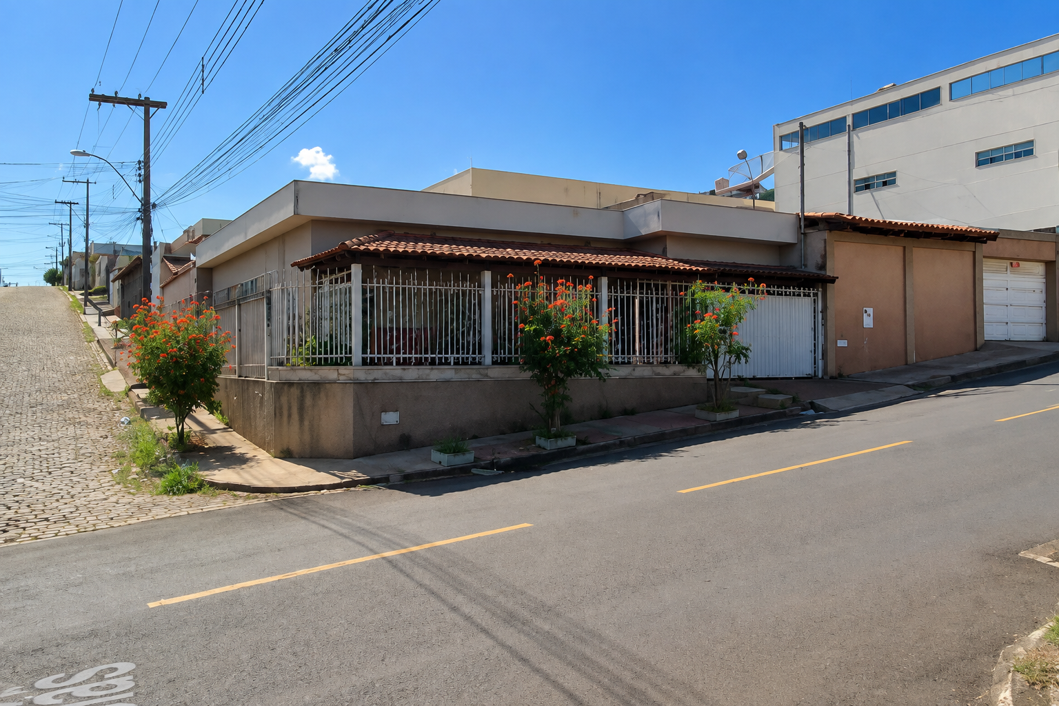 Imagem do imóvel LOTE 7: Casa com 125,00 m² - Polivalente PASSOS MG