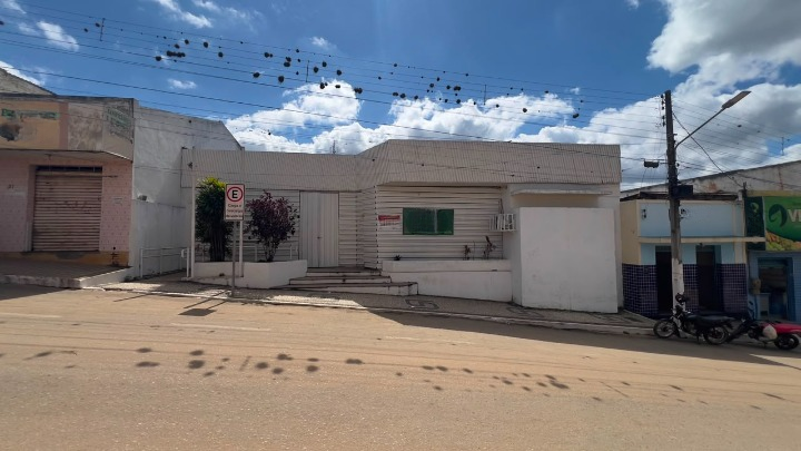 Prédio, Centro em Brejões, BA