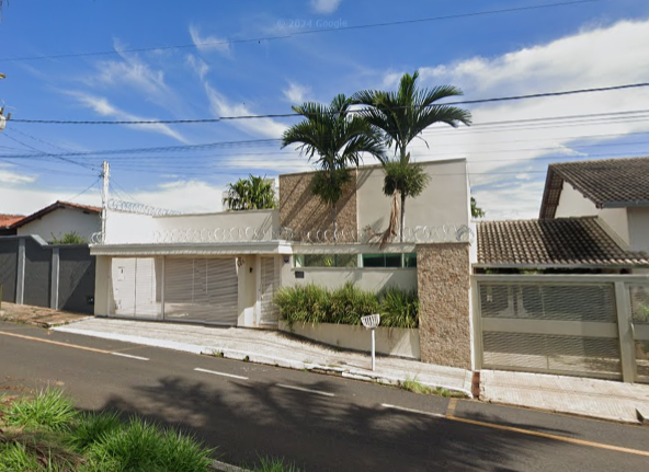 Casa com 249,88 m² - Recanto da Mangueiras II