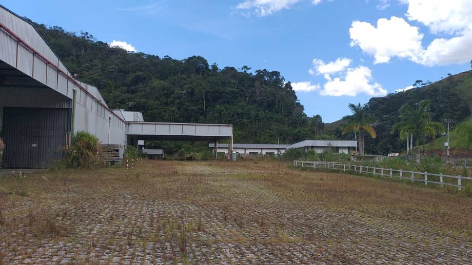 LOTE 6: Galpão, Padrão, 0 vaga(s) de garagem BOM JARDIM RJ, localizado em Bom Jardim - RJ, bairro Corrego de Santo Antonio