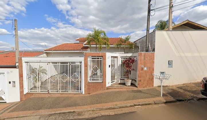  CASA AMPLA NA VILA LINÓPOLIS - SANTA BÁRBARA D' OESTE/SP.