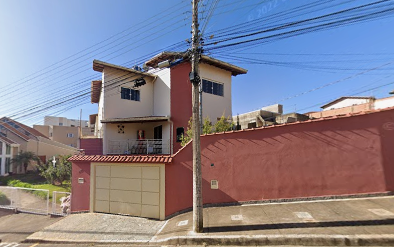 Casa com 212,98 m² - Jardim das Hortências POÇOS DE CALDAS MG - leilão extrajudicial - POÇOS DE CALDAS MG - lance mínimo R$ 808.704