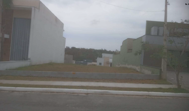 TERRENO PLANO LOCALIZADO NO TRADICIONAL LOTEAMENTO GRAMADOS DE SOROCABA